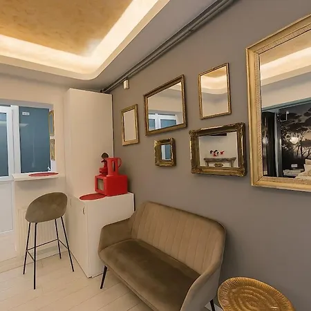 Golden Glow - Elegant Retreat In Appartement